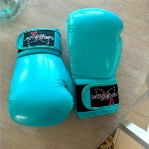 ILOVEKICKBOXING Carbon Gloves